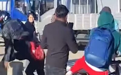 La violencia desbordó este martes en el bloqueo en Oruro, camiones fueron obligados a pagar para pasar