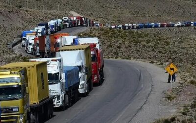 Empresarios del transporte bloquearán y marcharán desde Senkata a La Paz este lunes por combustible