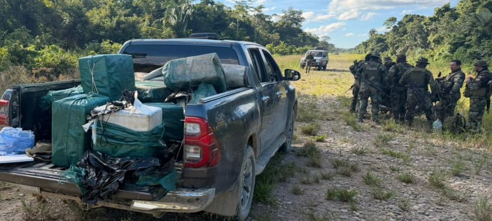Umopar sufre ataque armado en el Chapare, destruye pista clandestina y secuestra más de media tonelada de cocaína por $us 1,2 MM
