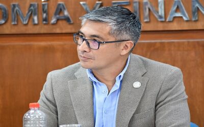 Lara convoca al ministro de Economía, Espinoza por los billetes, él se excusa, está en Estados Unidos