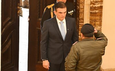 Rodrigo Paz al Alto Mando de las FFAA pidió apego a la Constitución y al orden constituido