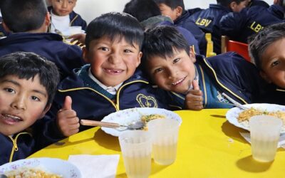 Encomiable labor: Unos 400 niños en El Alto y Santa Cruz se benefician con alimentación y educación de voluntarios