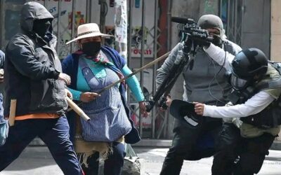 Otra jornada de violencia en La Paz y, en El Alto, se repuso el ingreso al aeropuerto tras intento de toma