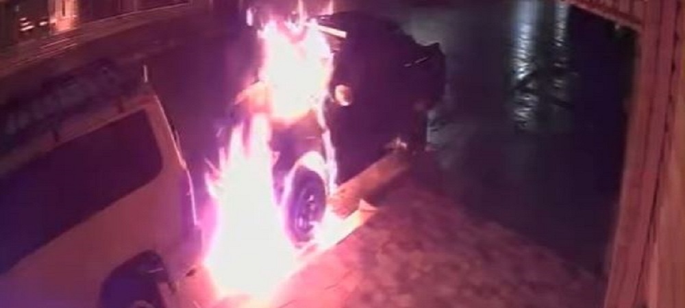 Grave atentando contra un fiscal en la frontera con Argentina, colocaron un artefacto en su vehículo y luego explotó
