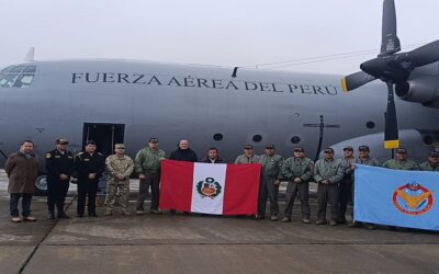 Perú dona a Bolivia 4 toneladas de alimentos y aprovecha para evacuar a sus connacionales