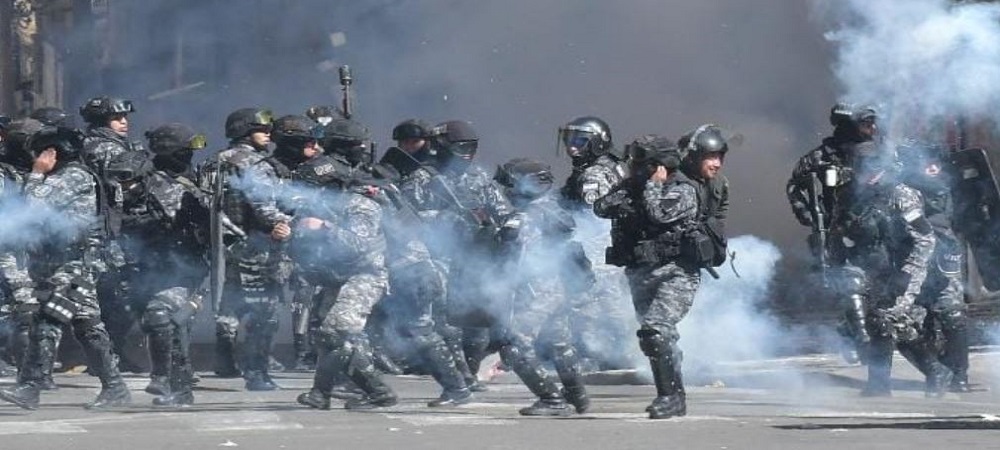 Tras desmanes en Río Seco: Policía inicia operativos de desbloqueos a fin de resguardar integridad de las personas