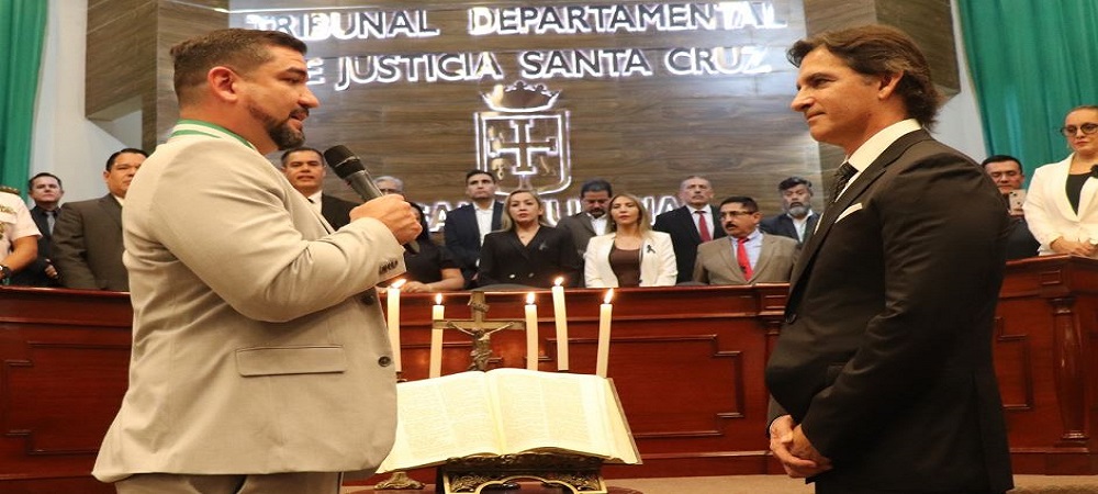 Asumió Manuel Saavedra, el alcalde con mayor respaldo en la historia de Santa Cruz