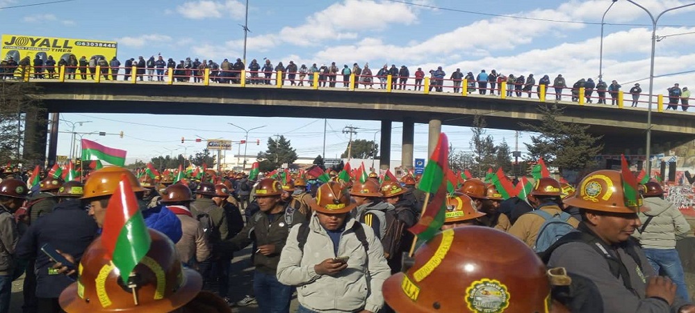 La Paz sitiada, mineros cooperativistas y sindicalizados se suman al cerco a La Paz