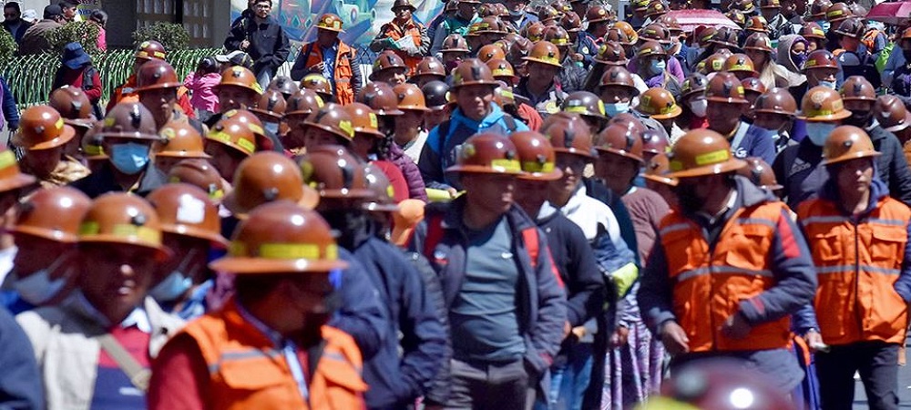 Desactivado conflicto con cooperativistas mineros: El Ejecutivo asegura material explosivo y combustible