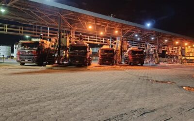 Pese a puntos de bloqueo: YPFB reporta el despacho de 1.100 m3 de gasolina especial a surtidores de La Paz y El Alto