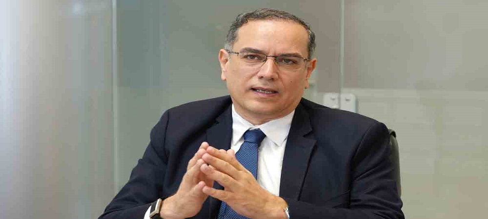 Yussef Akly, expresidente de YPFB, abandona Bolivia en franca violación de la ley. En su gestión ingresó la gasolina desestabilizada
