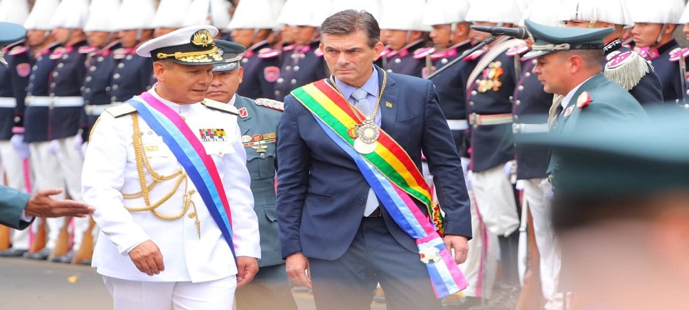 Por Decreto Supremo, Rodrigo Paz ratificó al Alto Mando Militar