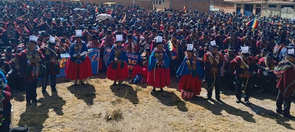 Cabildo campesino ratifica renuncia del presidente Rodrigo Paz y masificar los puntos de bloqueos