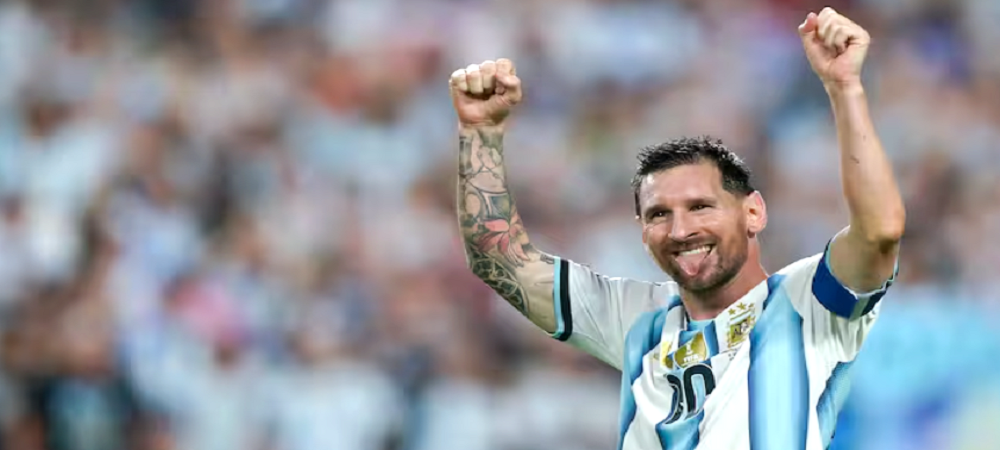 Con el hat-trick de Messi, Argentina defendió el título al golear a Argelia 3-0