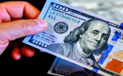 La cotización flexible del tipo de cambio del dólar no solucionará la crisis económica en Bolivia