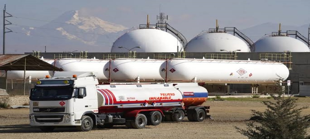Bolivia adeuda a Vitol y Trafigura $us 500 MM por combustible adquirido a crédito