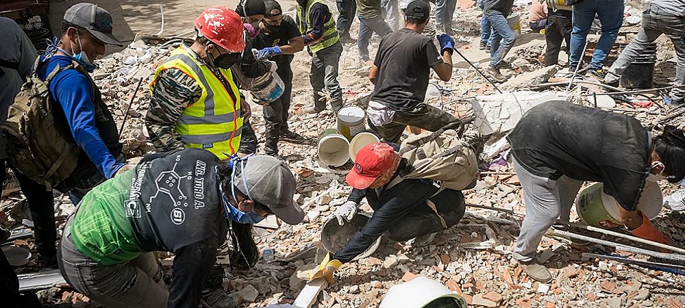 Bolivia se solidariza con Venezuela, envía ayuda humanitaria y rescatistas