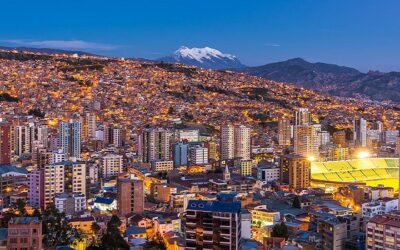 La Paz, la ciudad del cielo, cumple 217 años, siempre emerge como referente, siempre valiente ante la adversidad ¡Felicidades!
