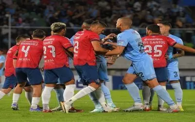 Un Bolívar deslucido cae en Cochabamba (3-1) ante el Wilstermann que se afianza más (vea los goles)