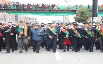 El presidente Luis Arce preside el desfile cívico, policial y militar por el 38 Aniversario de El Alto