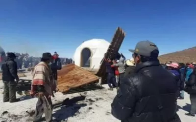 Comunarios asedian tres hoteles en el Salar de Uyuni, exigen un pago ilegal de regalías de $us 15.000 cada uno (video)