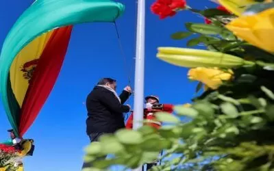 La Bandera es un código de cohesión y unidad, Luis Arce en Uyuni (video)