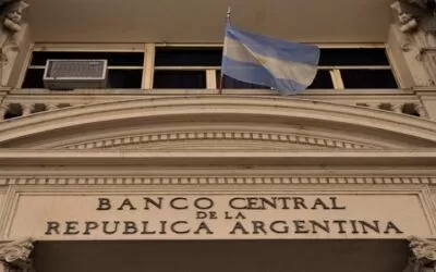 Tras triunfo de Milei en Argentina, este país experimenta una devaluación de su moneda