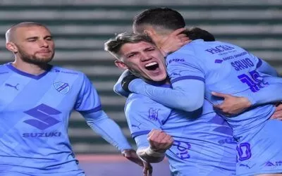 Bolívar asume confianza con miras al Inter de Brasil al ganar 2-0 a Wilstermann, es primero del Grupo A (vea el resumen)