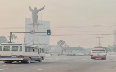 Santa Cruz respira humo y soporta ola de calor, operaciones en Viru Viru fueron interrumpidas