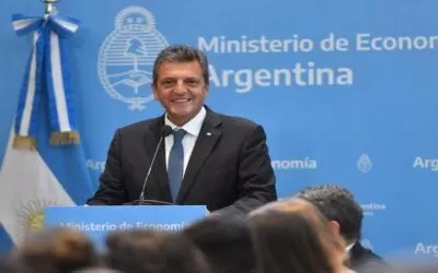 El presidente Arce saludó a Sergio Massa tras el primer lugar en las presidenciales de Argentina