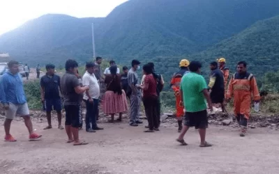 Luto en Navidad, dos fallecidos entre Caranavi y Alto Beni, una vagoneta se embarrancó por presunto cansancio del conductor