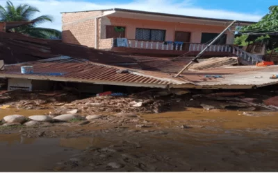 Una persona muerta en Tipuani cuya población se encuentra en medio del agua, hay 600 familias afectadas y sigue lloviendo