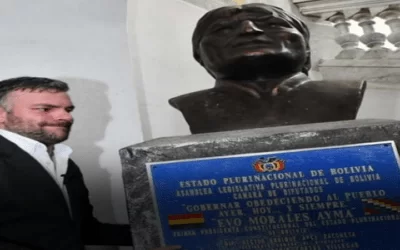 Por considerarlo un faraón, exigen el retiro del busto de Evo Morales de la Asamblea Legislativa, lo pusieron con vista a la pared