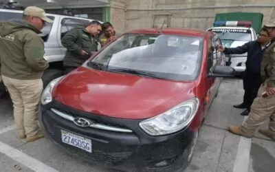 Apareció el auto en el que Lindaura y Miranda fueron llevadas hasta Viacha, hay dos involucrados más