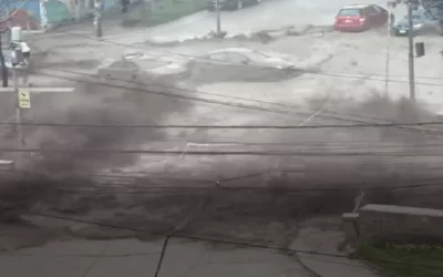 Zozobra en la zona Sur de La Paz tras repentina lluvia, en La Florida el puente casi es llevado del todo