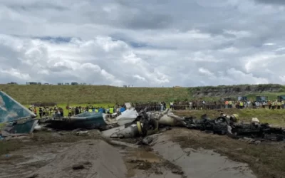 18 pasajeros mueren en Nepal luego de que un avión comercial se estrellara, solo salvó el piloto