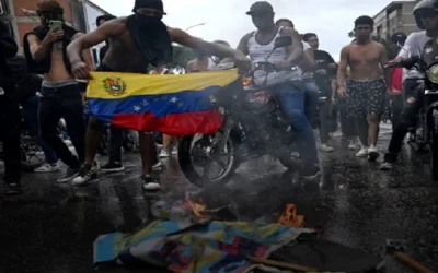 La Policía en Venezuela reprime protestas sociales en el descontento popular desatado contra Maduro