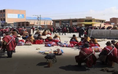 En medio de la advertencia de la dirigencia, cuatro Ponchos Rojos van a la cárcel por el bloqueo en la vía a Copacabana