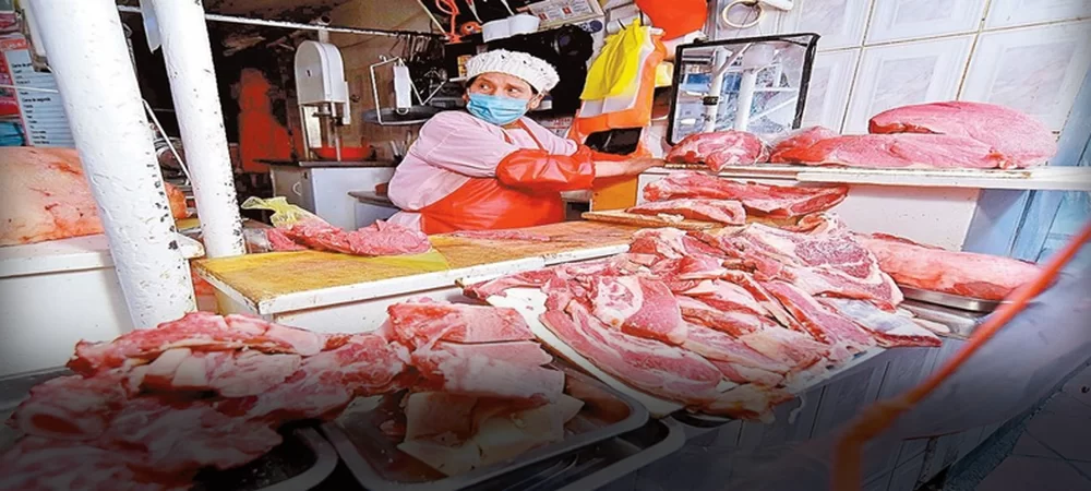 El contrabando está ocasionando la escasez de carne y su alza, habrá una reunión este martes con el sector ganadero