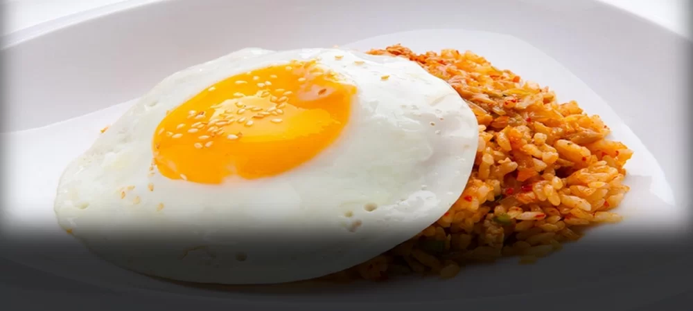 En Bolivia es un privilegio comer arroz con huevo, el quintal del grano en Bs 500, batió su propio récord y del huevo en Bs 1,50