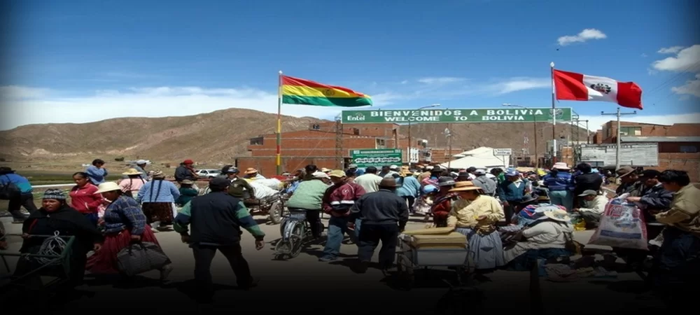 Por si fuera poco, la moneda boliviana se devaluó frente al sol peruano, otro factor que ahonda la crisis