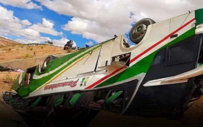 La flota Panamericana sufre un grave accidente entre Uyuni y Atocha, fallecen 20 pasajeros y otros diez quedan heridos