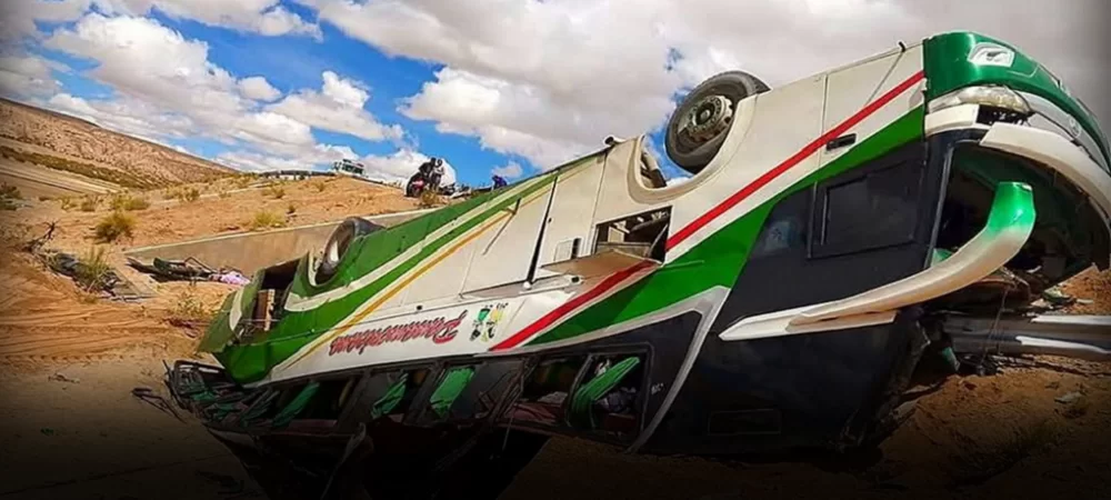 La flota Panamericana sufre un grave accidente entre Uyuni y Atocha, fallecen 20 pasajeros y otros diez quedan heridos