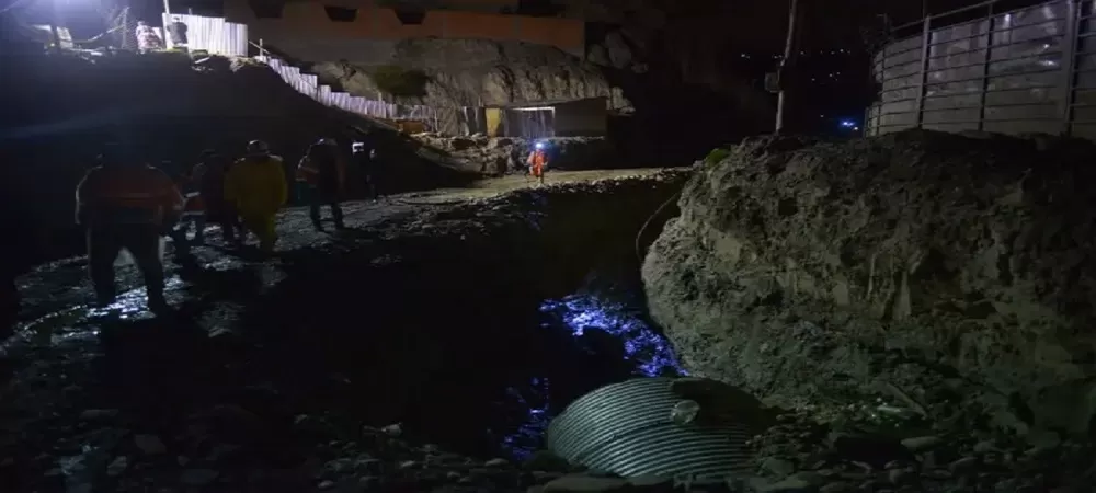 La lluvia de la noche y la madrugada causó otro deslave en Bajo Llojeta y retornó la zozobra, seis viviendas quedaron afectadas