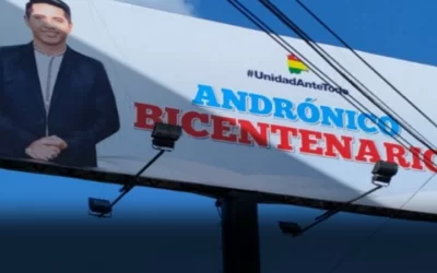 Andrónico dice no ser candidato, pero aparece en foros y hasta una gigantografía luce su imagen y nombre