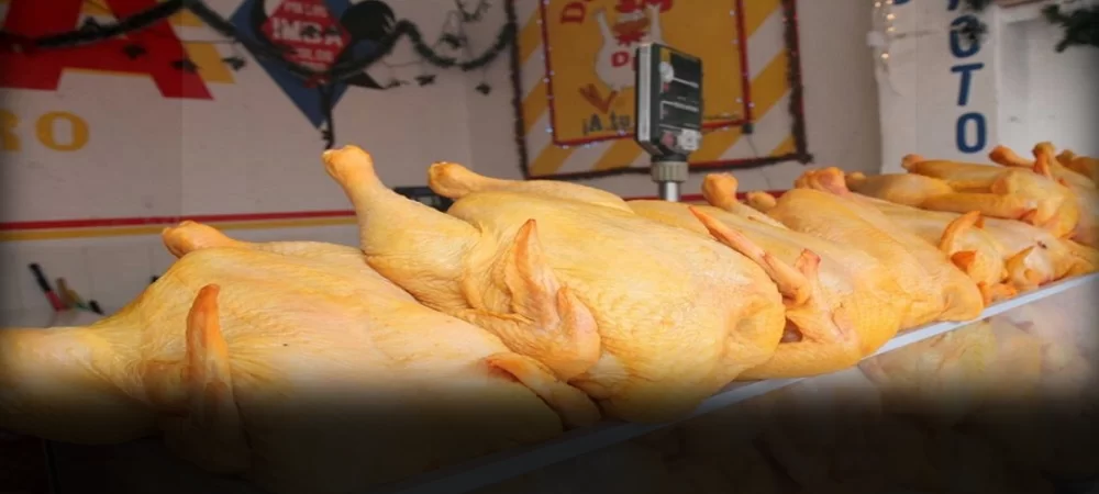 Al menos todo el semestre de 2025 el precio del pollo seguirá elevado en mercados de Bolivia: ADA