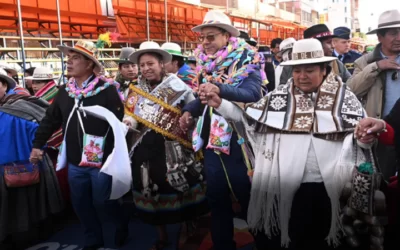 Arce abre el Carnaval en Oruro con el Anata Andino y compromete la restauración del santuario de la Virgen del Socavón