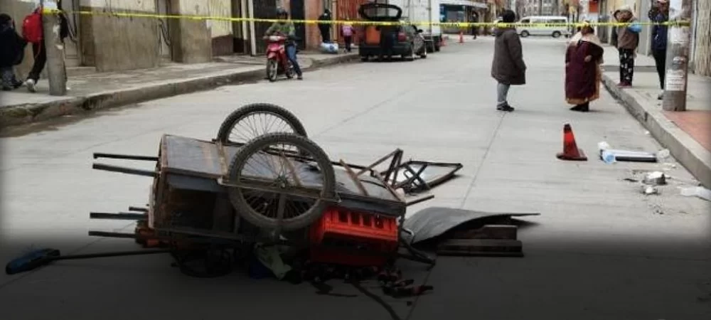 Don Gualberto, el vendedor de tucumanas atropellado por un ebrio en El Alto tiene siete costillas rotas, necesita Bs 100.000