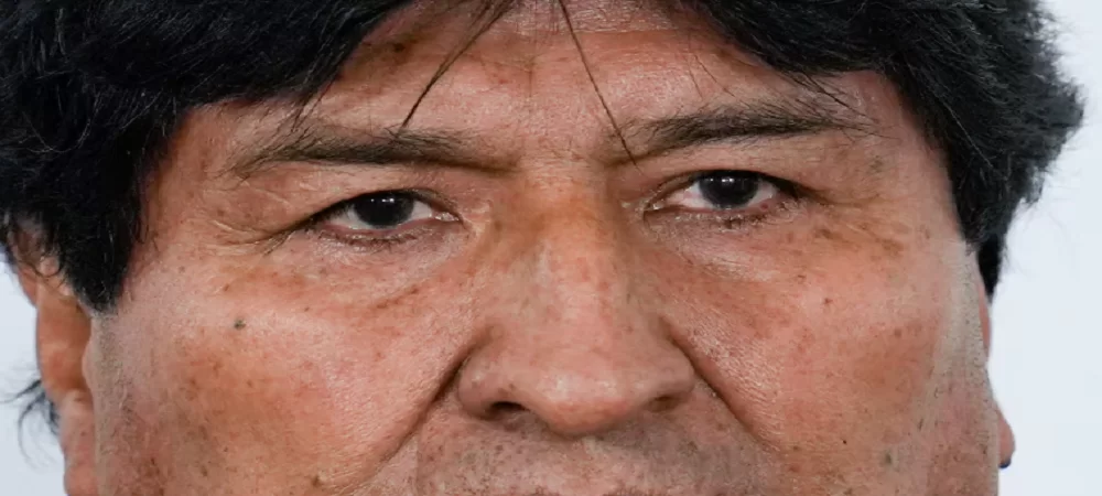 Ven algo oscuro detrás del fallo de la jueza Lilian Moreno que favoreció a Evo Morales para eludir a la Justicia. Él celebra