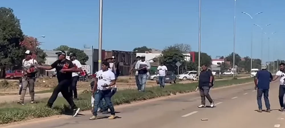 ‘Evistas’ y ‘androniquistas’ se trenzan a golpes en San Julián cuando se aprestaban a sus actos políticos